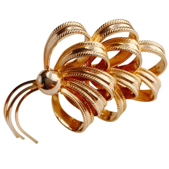 VTG Signed Kramer Mid Century Gold Tone Dimensional Ribbon Bow Brooch - Picture 1 of 12